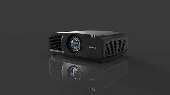 12000-Lumen DLP پروژکتور 4K با پرتاب کوتاه برای سینمای بزرگ در فضای باز