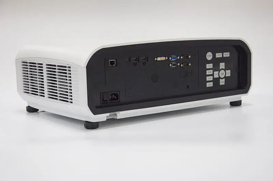 12000-Lumen DLP پروژکتور 4K با پرتاب کوتاه برای سینمای بزرگ در فضای باز